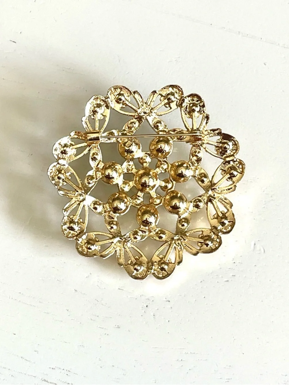 Vintage Gold-Tone Faux Pearl Rhinestone Baroque Style Brooch Pin Floral Chic EUC